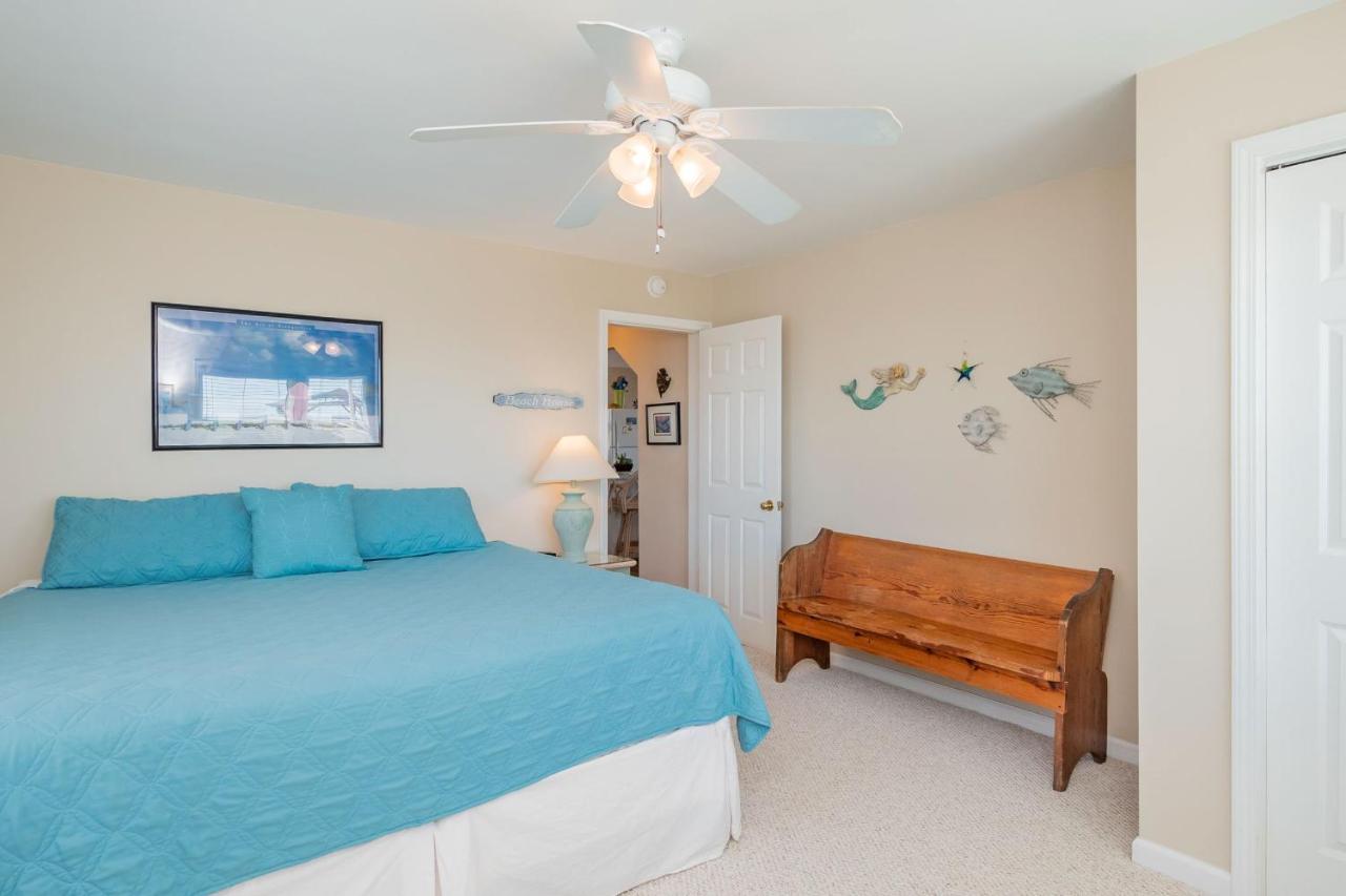 Katie Lou'S Place By Oak Island Accommodations Caswell Beach Exterior photo