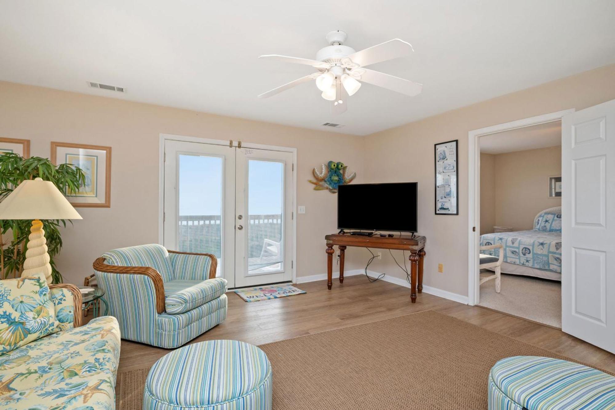 Katie Lou'S Place By Oak Island Accommodations Caswell Beach Exterior photo